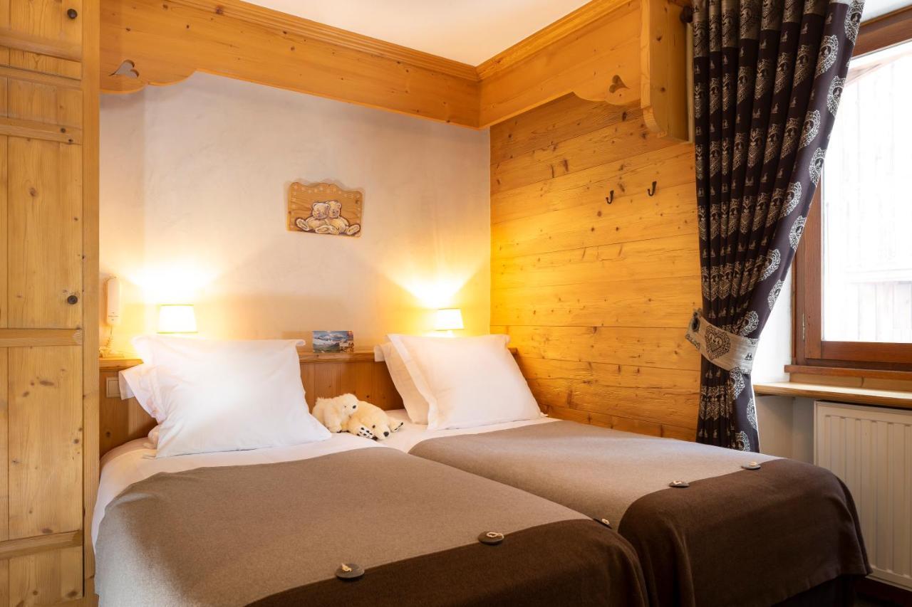 Logis La Croix-Saint-Maurice Hotel Le Grand-Bornand Exterior photo