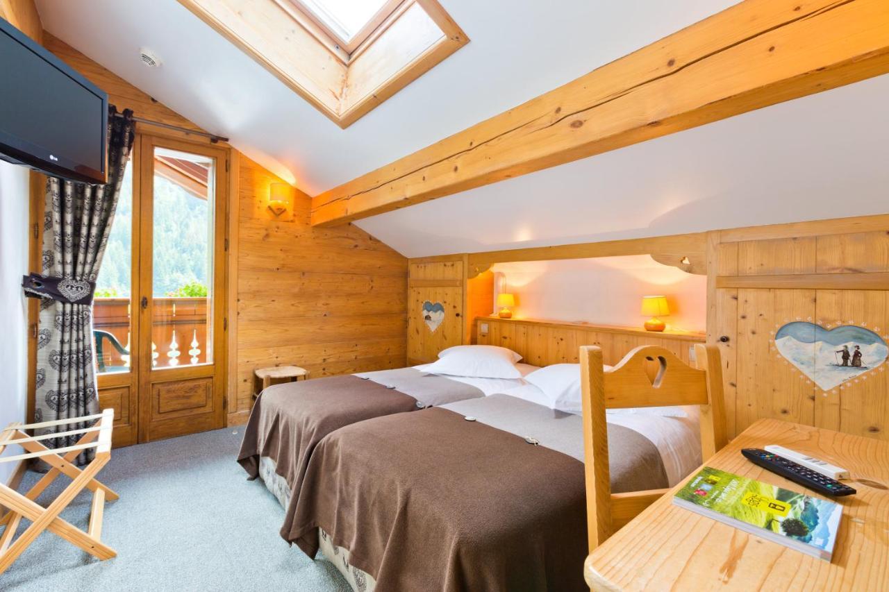 Logis La Croix-Saint-Maurice Hotel Le Grand-Bornand Exterior photo
