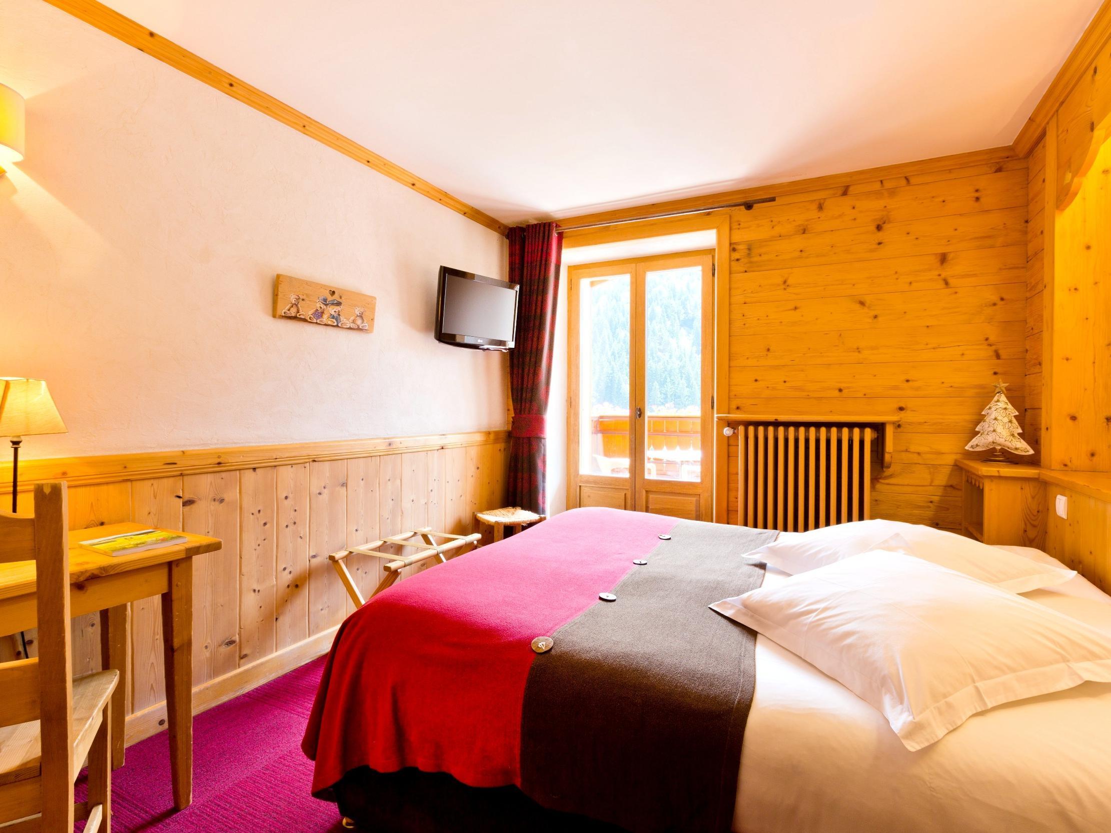 Logis La Croix-Saint-Maurice Hotel Le Grand-Bornand Exterior photo