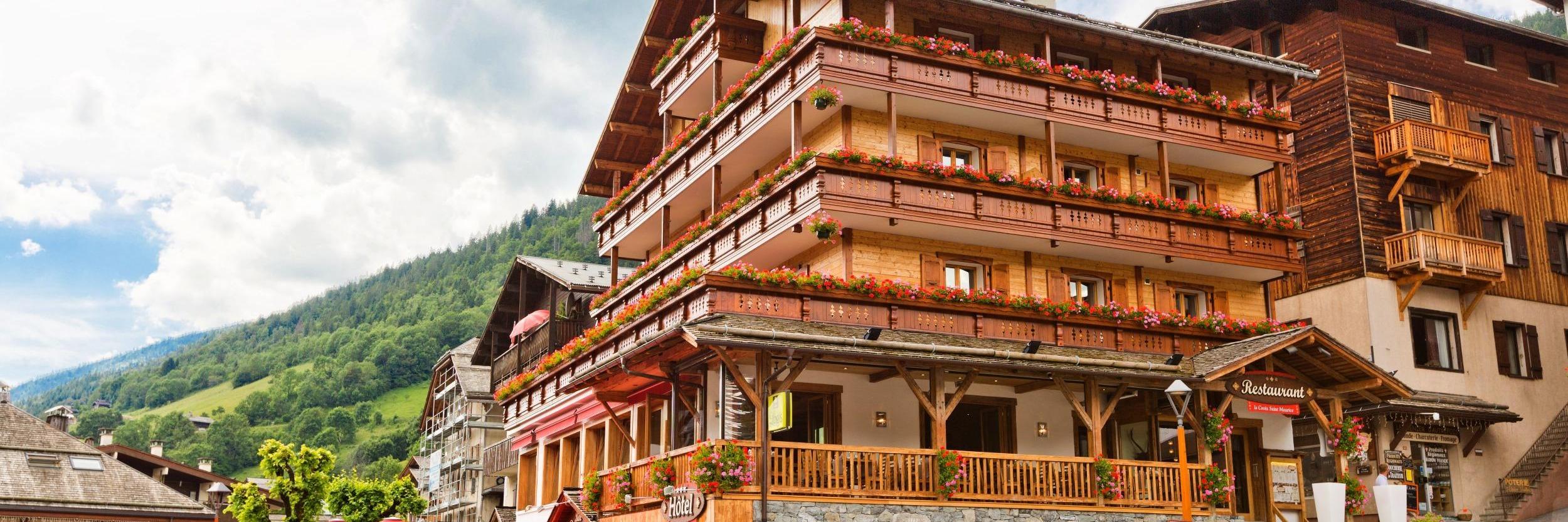 Logis La Croix-Saint-Maurice Hotel Le Grand-Bornand Exterior photo