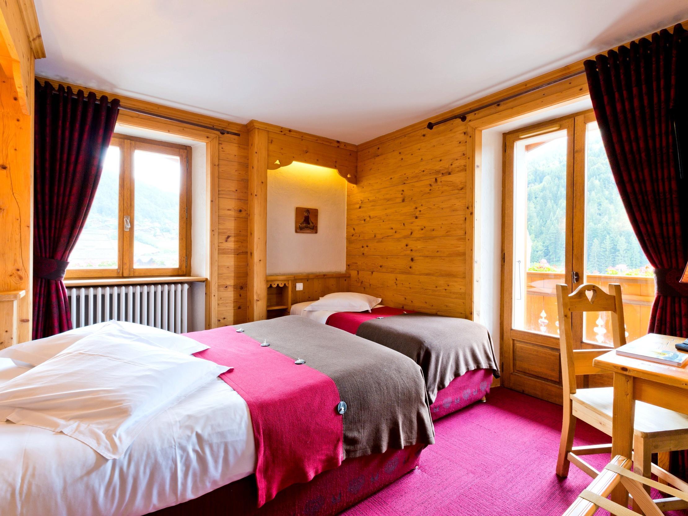 Logis La Croix-Saint-Maurice Hotel Le Grand-Bornand Exterior photo