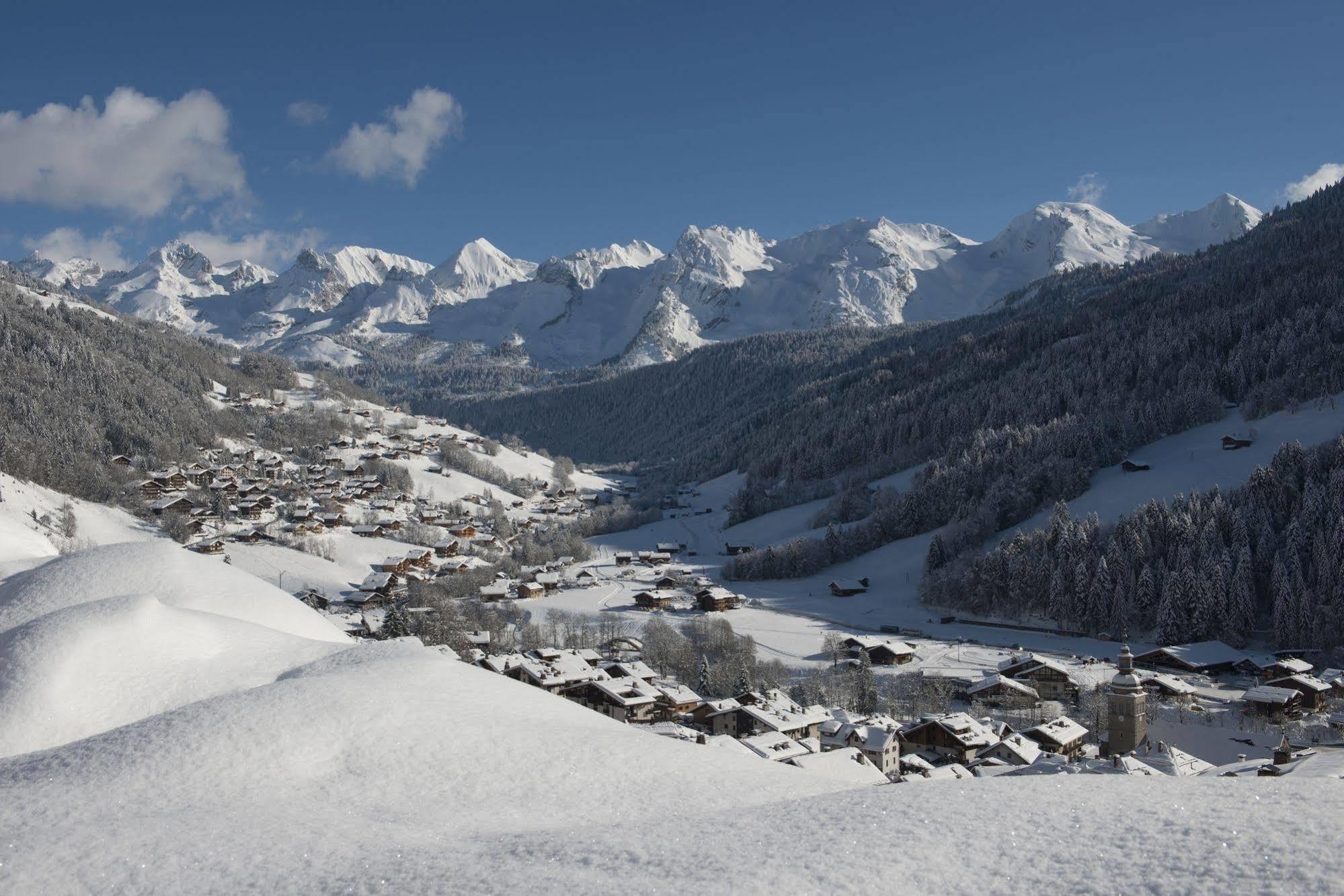 Logis La Croix-Saint-Maurice Hotel Le Grand-Bornand Exterior photo
