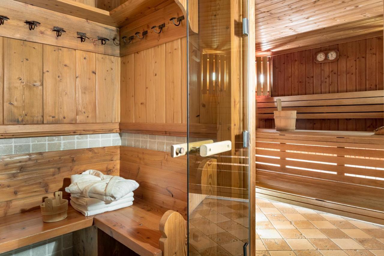 Logis La Croix-Saint-Maurice Hotel Le Grand-Bornand Exterior photo
